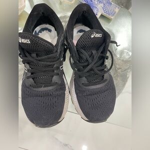 Size 71/2 worn couple of times in good condition